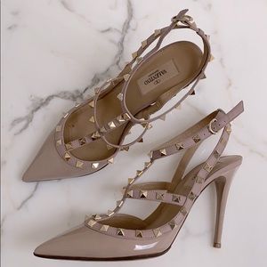Valentino nude patent rock stud pumps - size 9